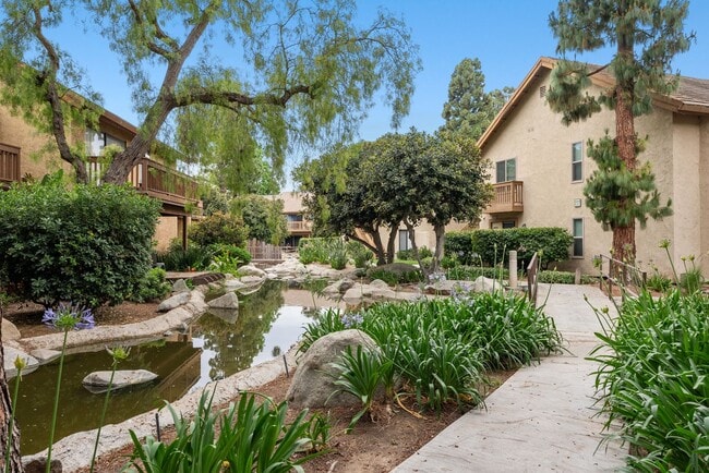 Building Photo - Renovated 1 Bedroom Condo Overlooking Creek