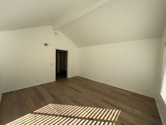 Building Photo - 2441 Iron Ridge Ct