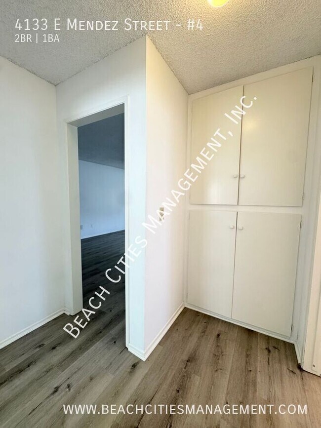 Building Photo - 4133 E Mendez St