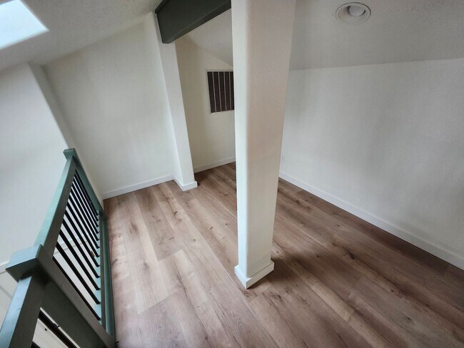 Building Photo - Modern and Remodeled SF Home in Southwest ...
