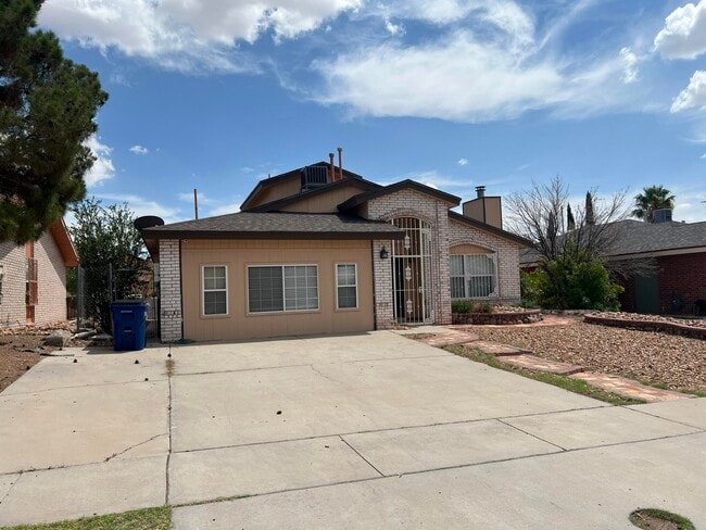 Primary Photo - 12116 El Greco Cir
