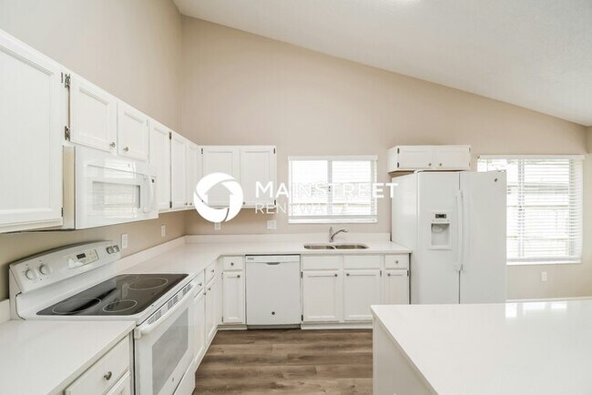 Building Photo - 3 Bedroom Pet-Friendly Home in JACKSONVILLE, FL with Main Street Renewal