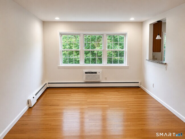 Building Photo - 1070 New Haven Ave