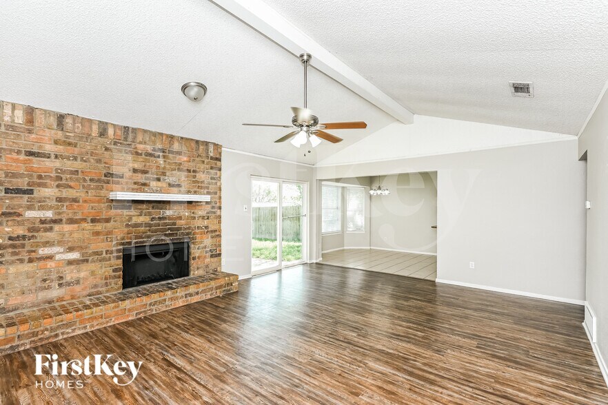 Building Photo - 7508 Evergreen Dr