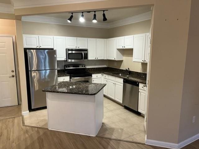 Building Photo - 1850 Cotillion Dr