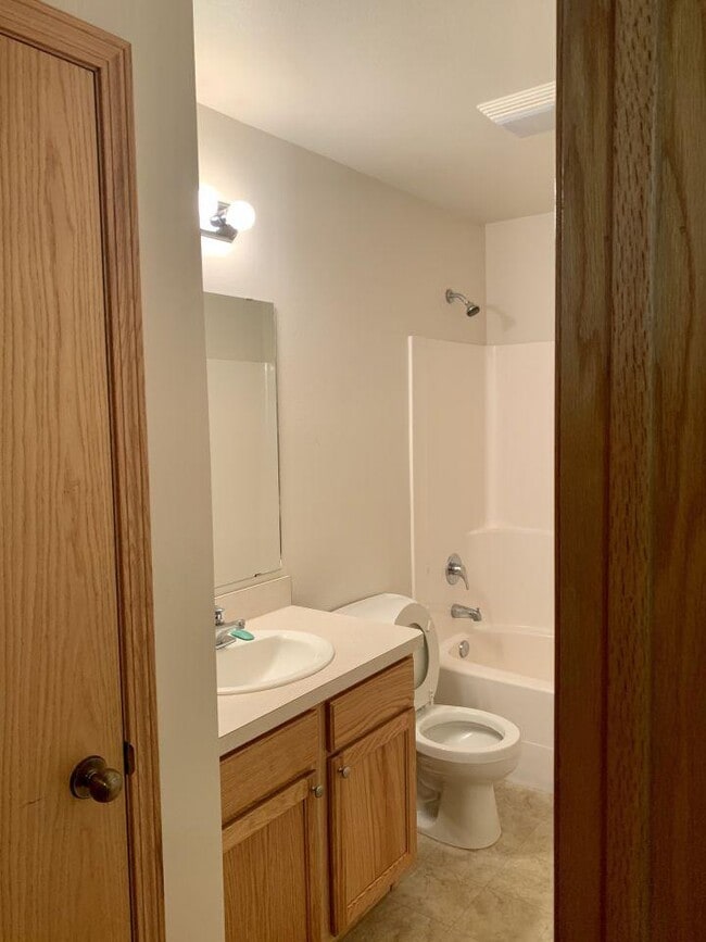 Building Photo - 3 bedroom in Billings MT 59105