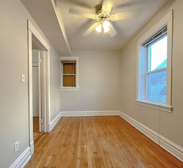 Building Photo - 2442 N Ashland Ave