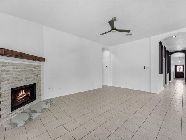 Building Photo - 13707 Birney Point Ln
