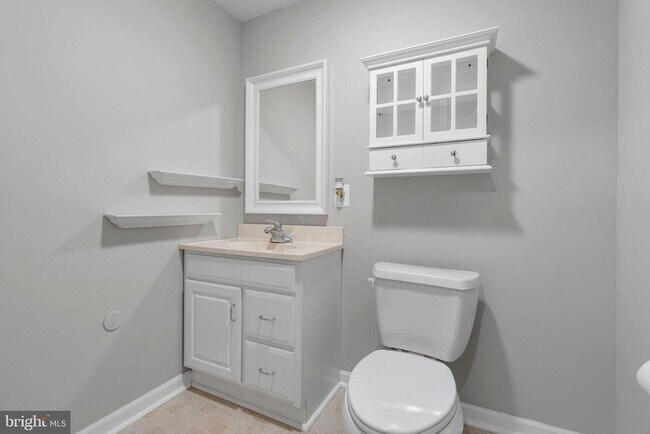 Building Photo - 2423 Bolton Ln