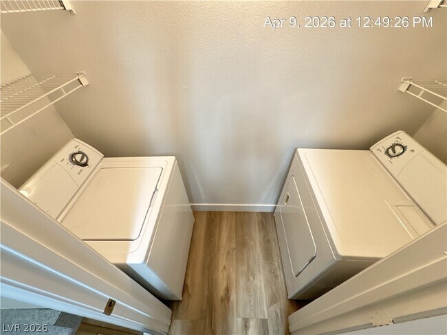 Building Photo - 6955 N Durango Dr