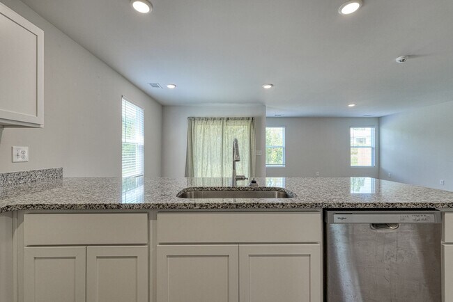 Building Photo - 220 Ingleby Rd