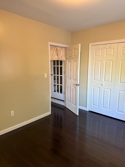 Building Photo - 6132 Booth St