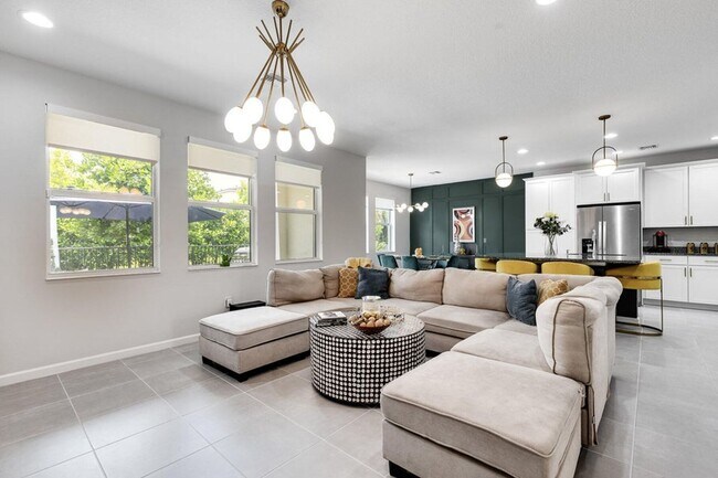 Building Photo - 16330 Oakview Dr