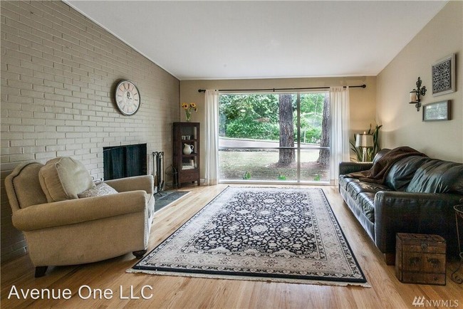 Building Photo - 4 br, 2 bath House - 14403 SE 40th Street