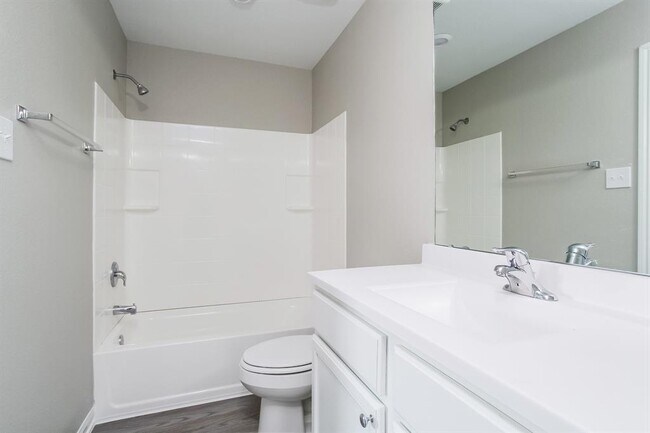 Building Photo - 26420 Richter Dr