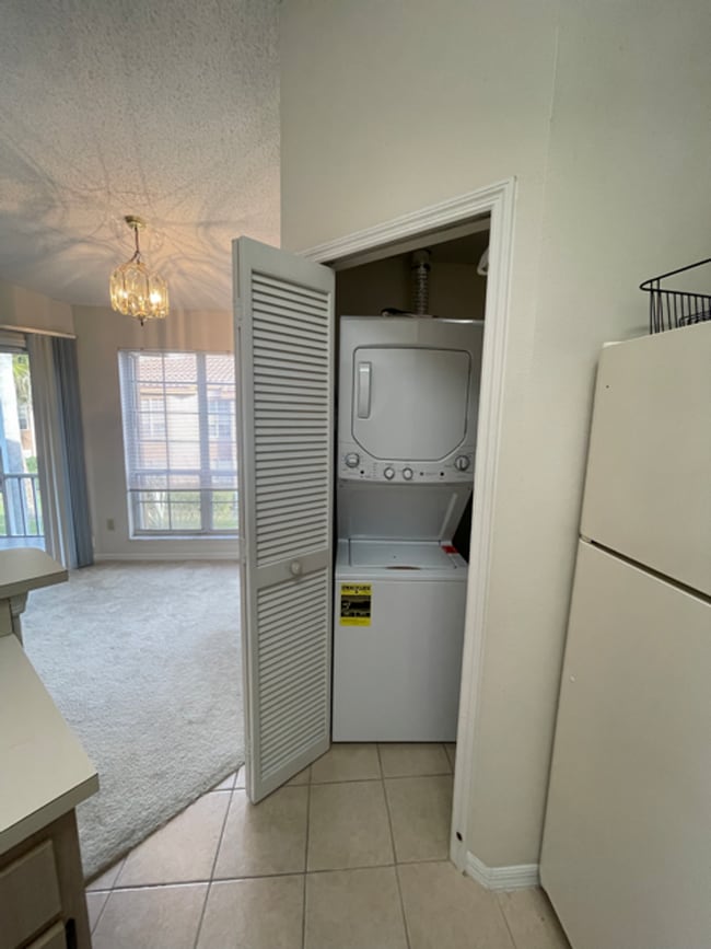 Building Photo - Great 2 Bed 2 Bath Condo