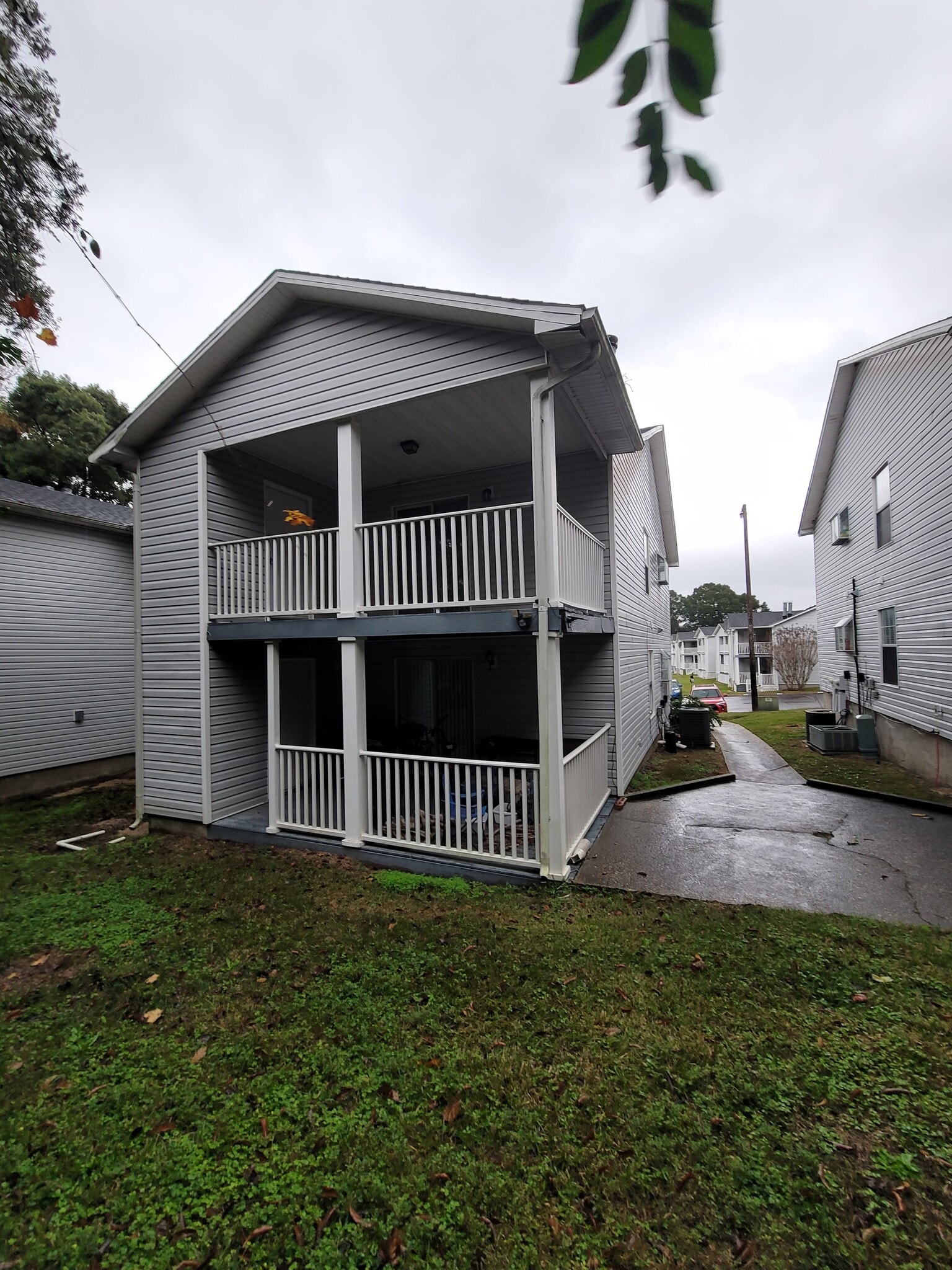 Building Photo - 1500 E Johnson Ave