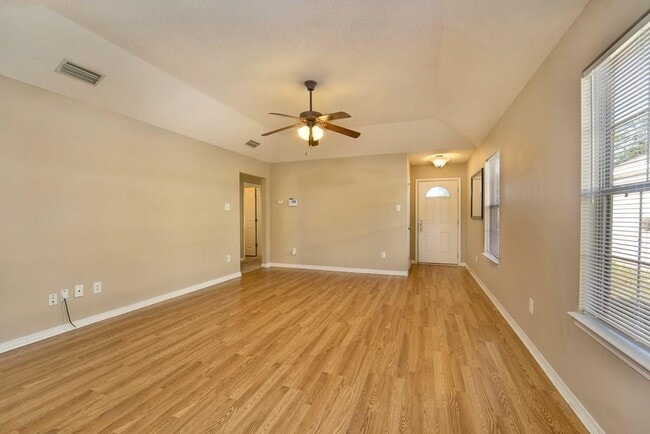 Building Photo - 8900 Winter Ct