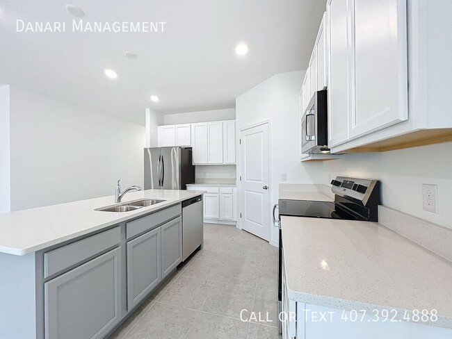 Building Photo - 1679 Meadowlark Dr