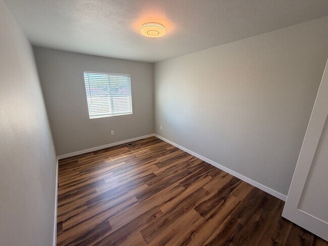 Building Photo - 13817 W Redding Dr
