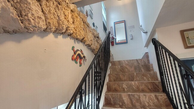 Building Photo - 324 Indiana St