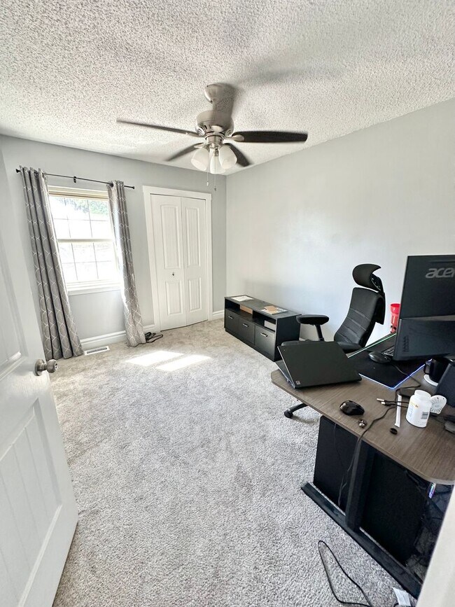 Building Photo - 6430 Amethyst Ct