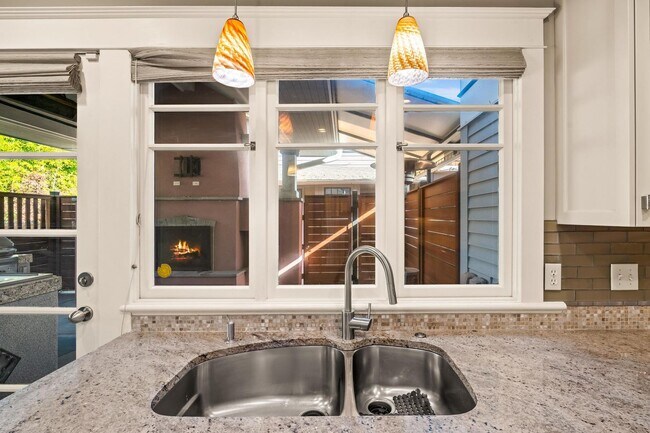 Building Photo - Elegant Grant Park Craftsman with Wine Cel...