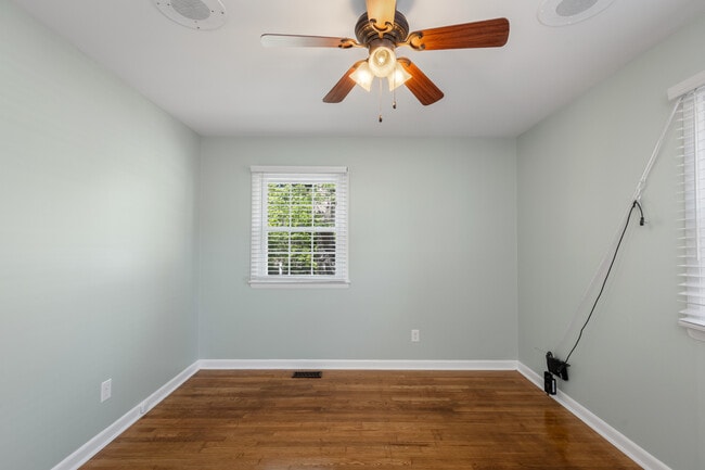 Building Photo - 522 S 22nd Ave