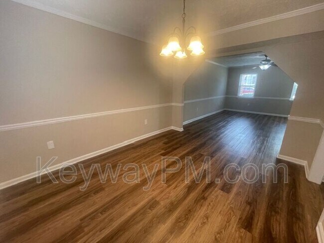 Building Photo - 3932 Almon Dr