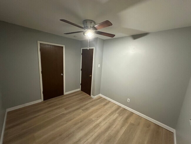 Building Photo - 10065 Puttington Dr