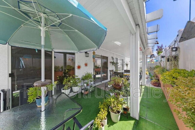 Building Photo - 754 Zaphiro Ct