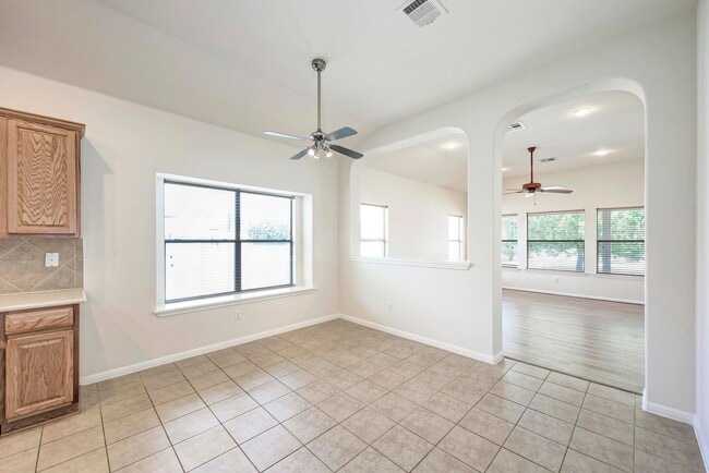 Building Photo - Large home in Pflugerville!  3 car garage - Highland Park Neighborhood