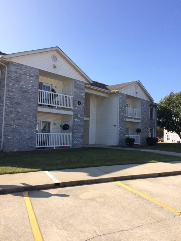 Primary Photo - Oakview Apartments
