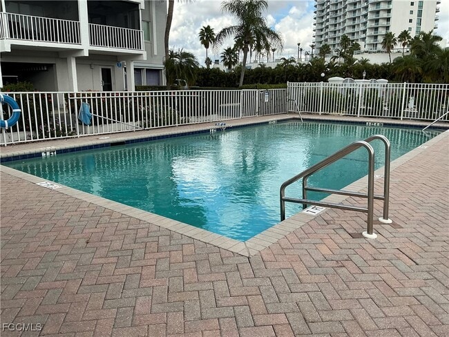 Building Photo - 2885 Palm Beach Blvd