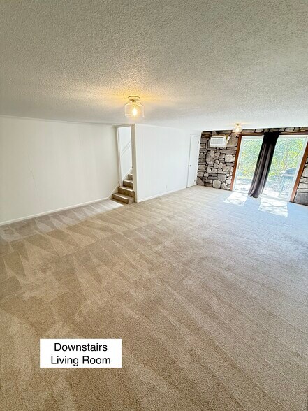 Building Photo - 214 Rosehill Dr