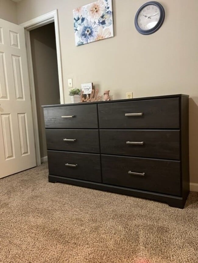 Building Photo - Cook Intern Housing