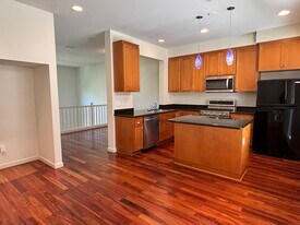 Building Photo - 180 Oberg Ct