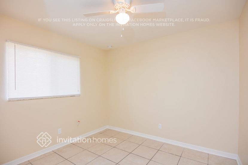 Building Photo - 867 Bedford Dr