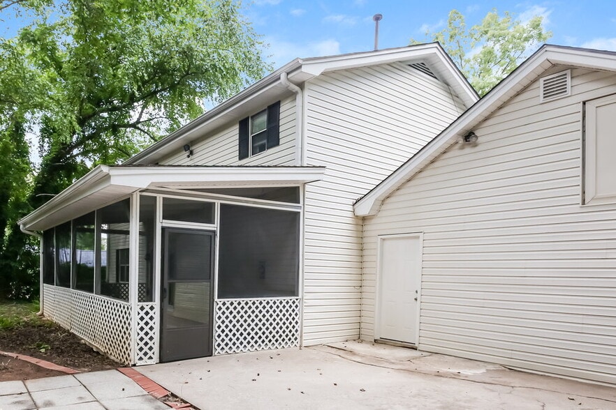 Building Photo - 3904 Loring Ln