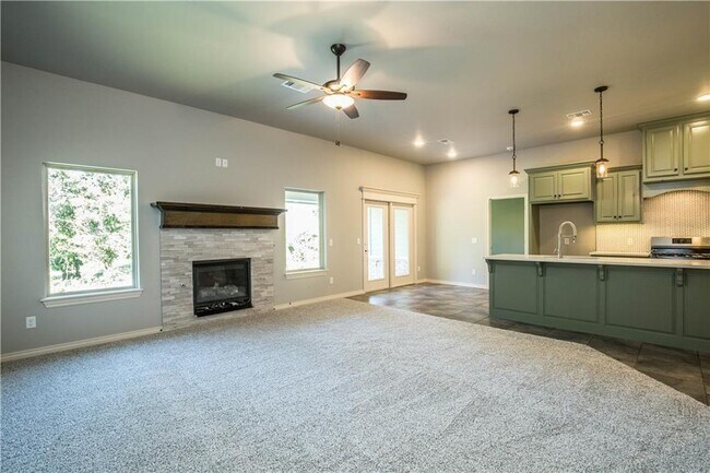 Building Photo - 2801 Cypress Springs Blvd