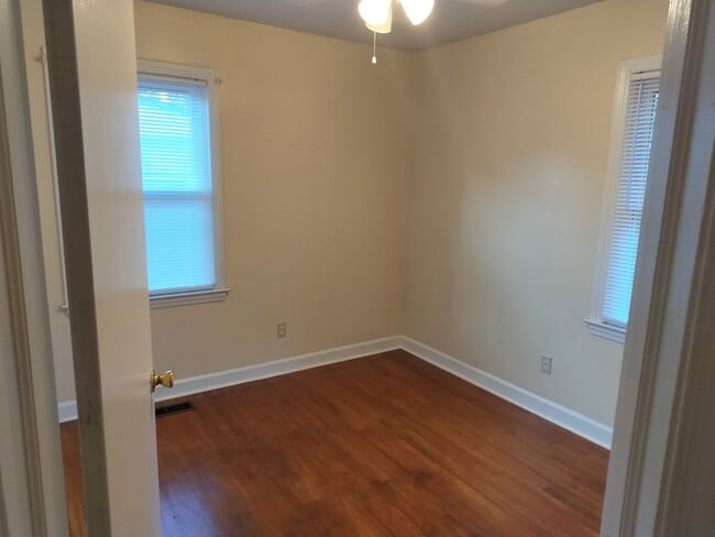 Building Photo - Fayetteville Ranch