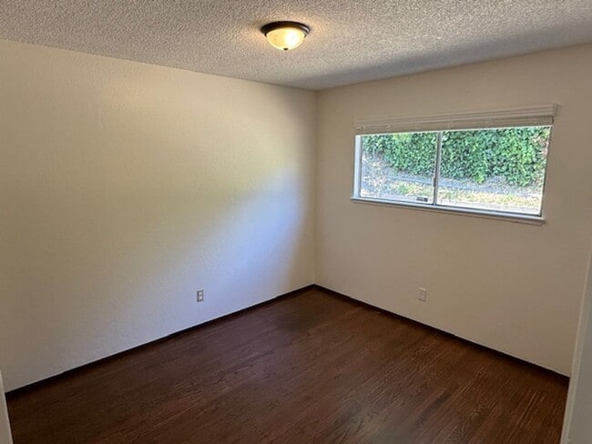 Building Photo - 3-Bedroom Single Family Home in PInole