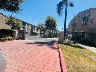 Building Photo - 2325 Highbury Ave