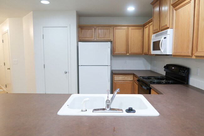 Building Photo - Fontana Duplexes