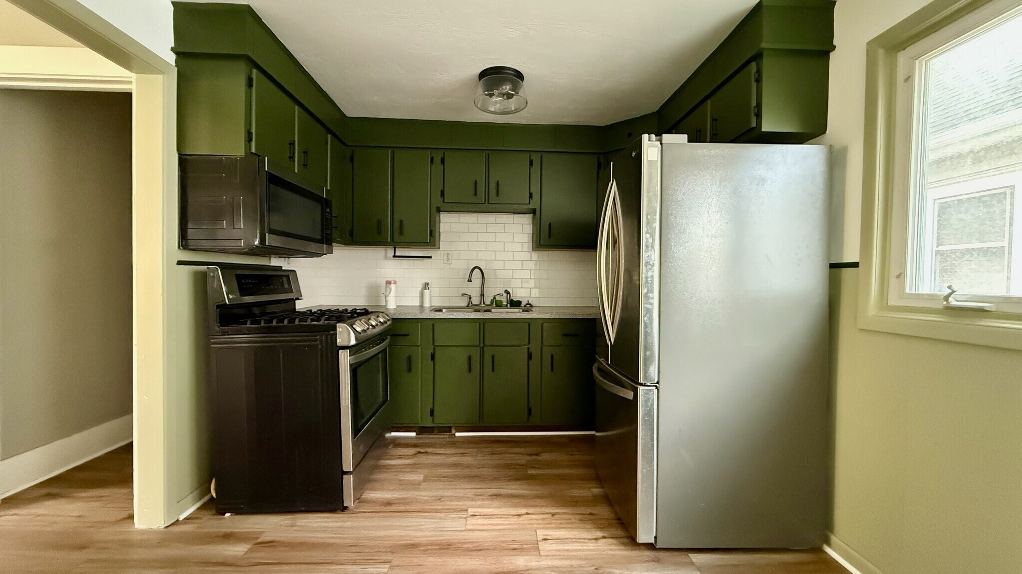 Building Photo - 771 Amherst St