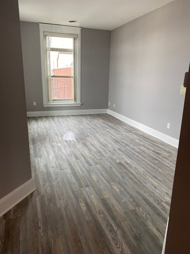 Building Photo - 2 Bedroom Rental in Emmaus!