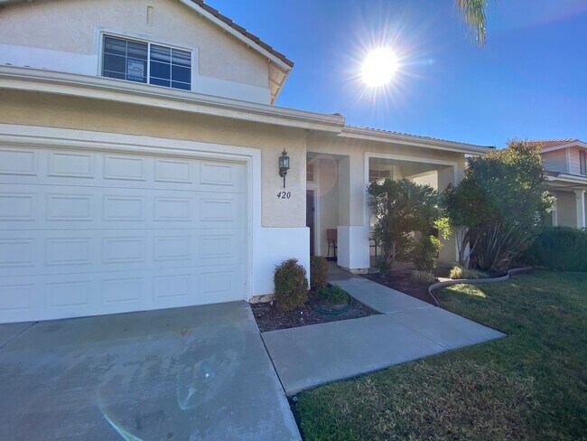 Building Photo - Beautiful Spacious 3BR/2.5BA Located in the Ivey Glenn Community!!