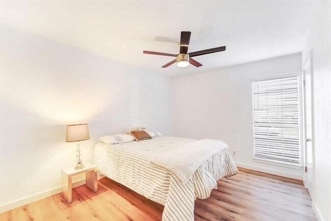 Building Photo - 8414 Staunton Dr