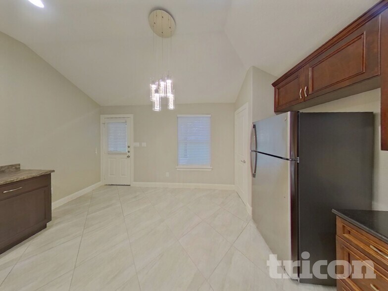 Building Photo - 21646 Punkin St