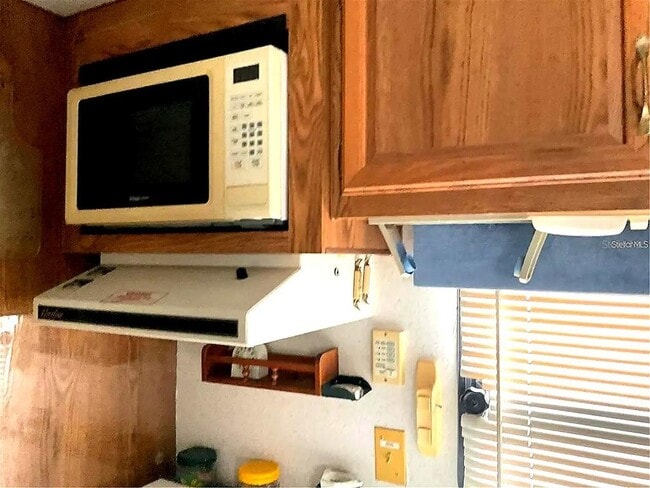 Building Photo - 38045 Bluebird Cir